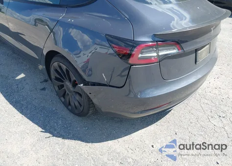 2022 Tesla Model 3 Performance Dual Motor All-Wheel Drive z USA, uszkodzony, nr VIN 5YJ3E1EC0NF194190